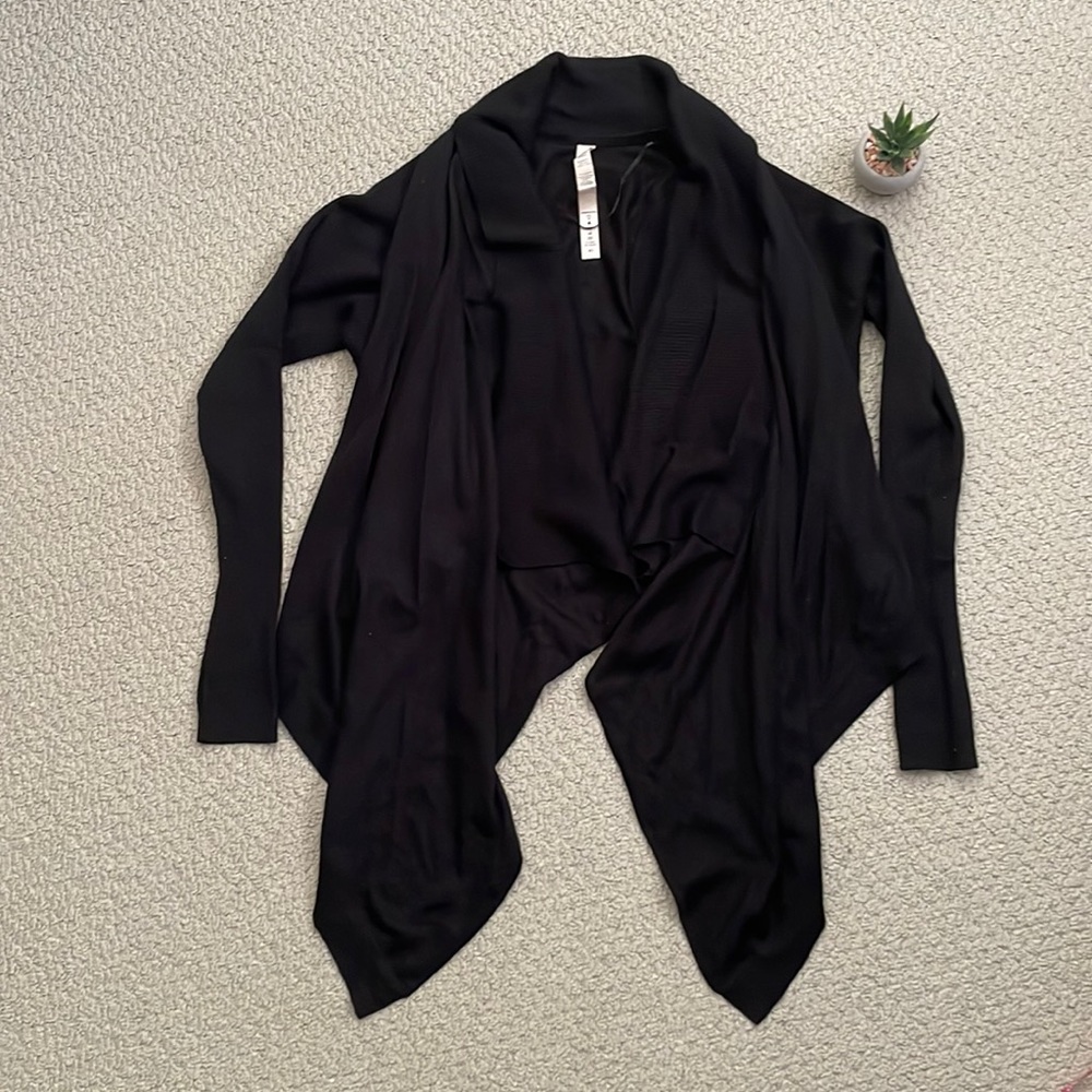 Lululemon zen wrap 4 NWOT